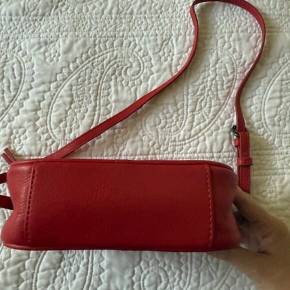 THE ESSENTIAL CROSSBODy mark &graham - Picture 5 of 5